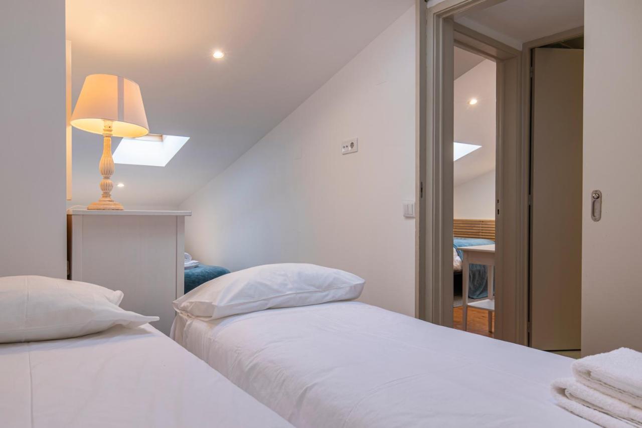 Condessa 2Bdr Duplex By Lovelystay Lisboa Extérieur photo